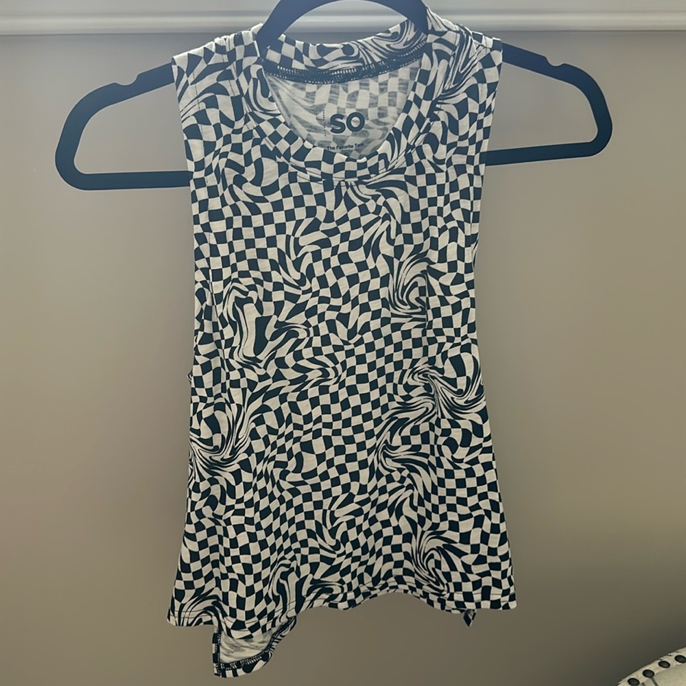 So tank top juniors small